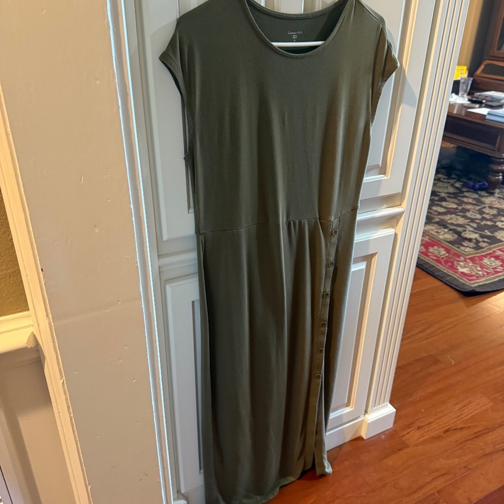 Green midi dress